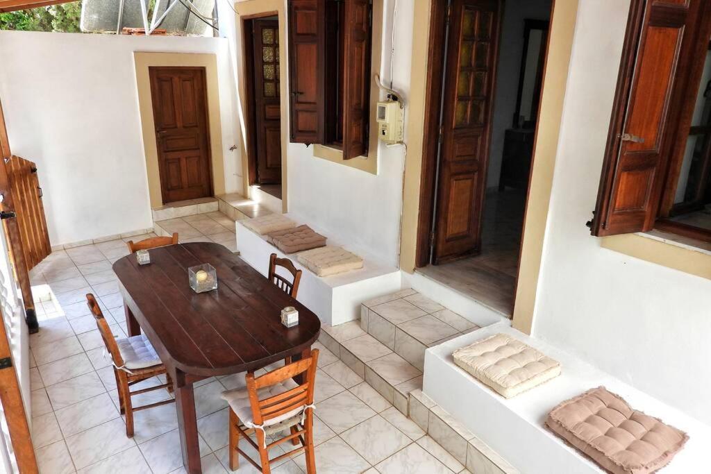 Traditional Villa Efterpi Халки Экстерьер фото