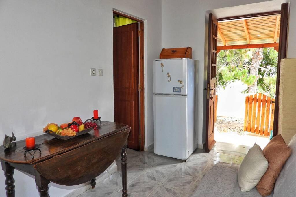 Traditional Villa Efterpi Халки Экстерьер фото